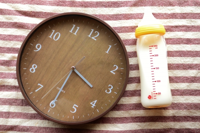 生後1ヶ月のミルクの量や間隔は 完ミの場合を紹介 実体験 東京ゆるノート